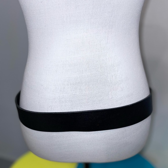 Banana Republic | Size Medium | Leather Belt | Bronze Buckle | Hook Latch | 42” - Picture 2 of 8